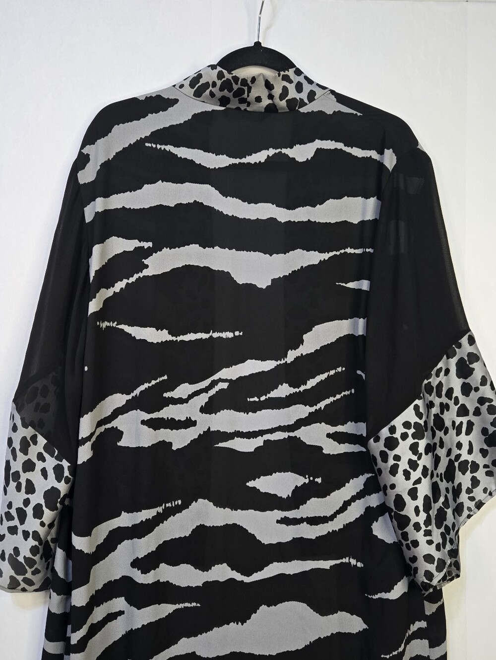 Dennis Basso Size XS Black&Silver Animal-Print Robe/kimono/Beach Cover-up - Picture 10 of 13